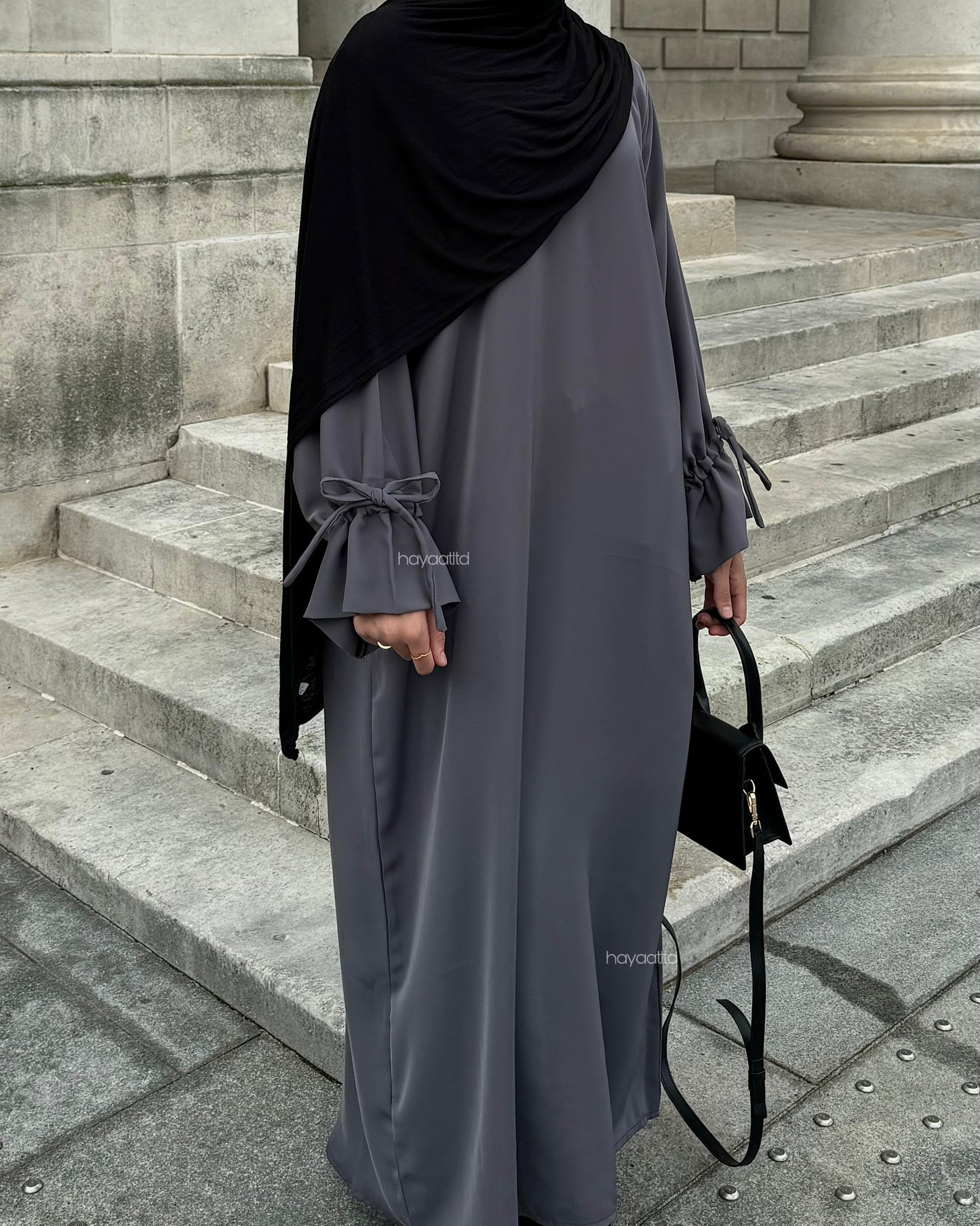 'REYYAN ABAYA'