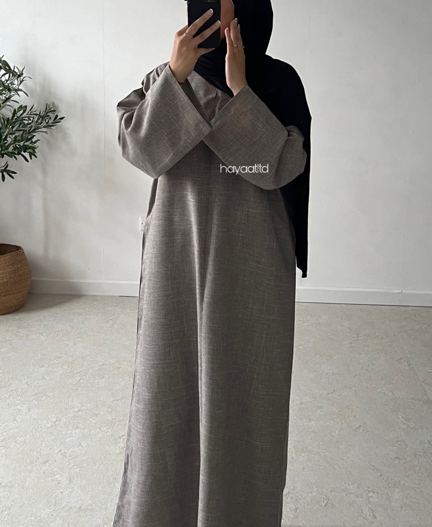 'CYRA ABAYA'