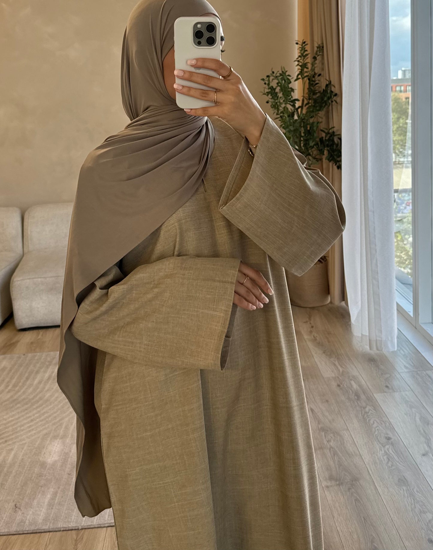 'CYRA ABAYA'