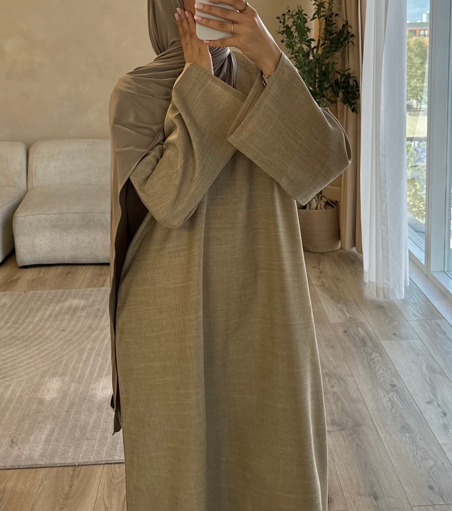 'CYRA ABAYA'