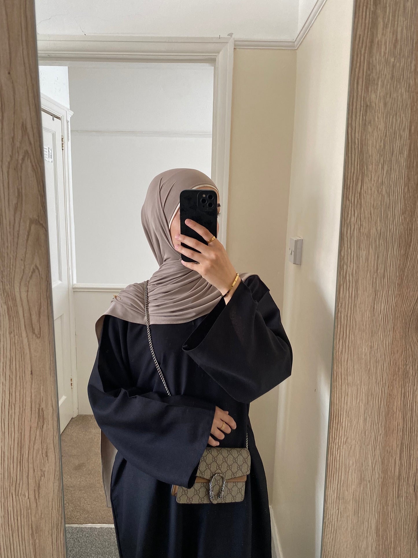 'CYRA ABAYA'