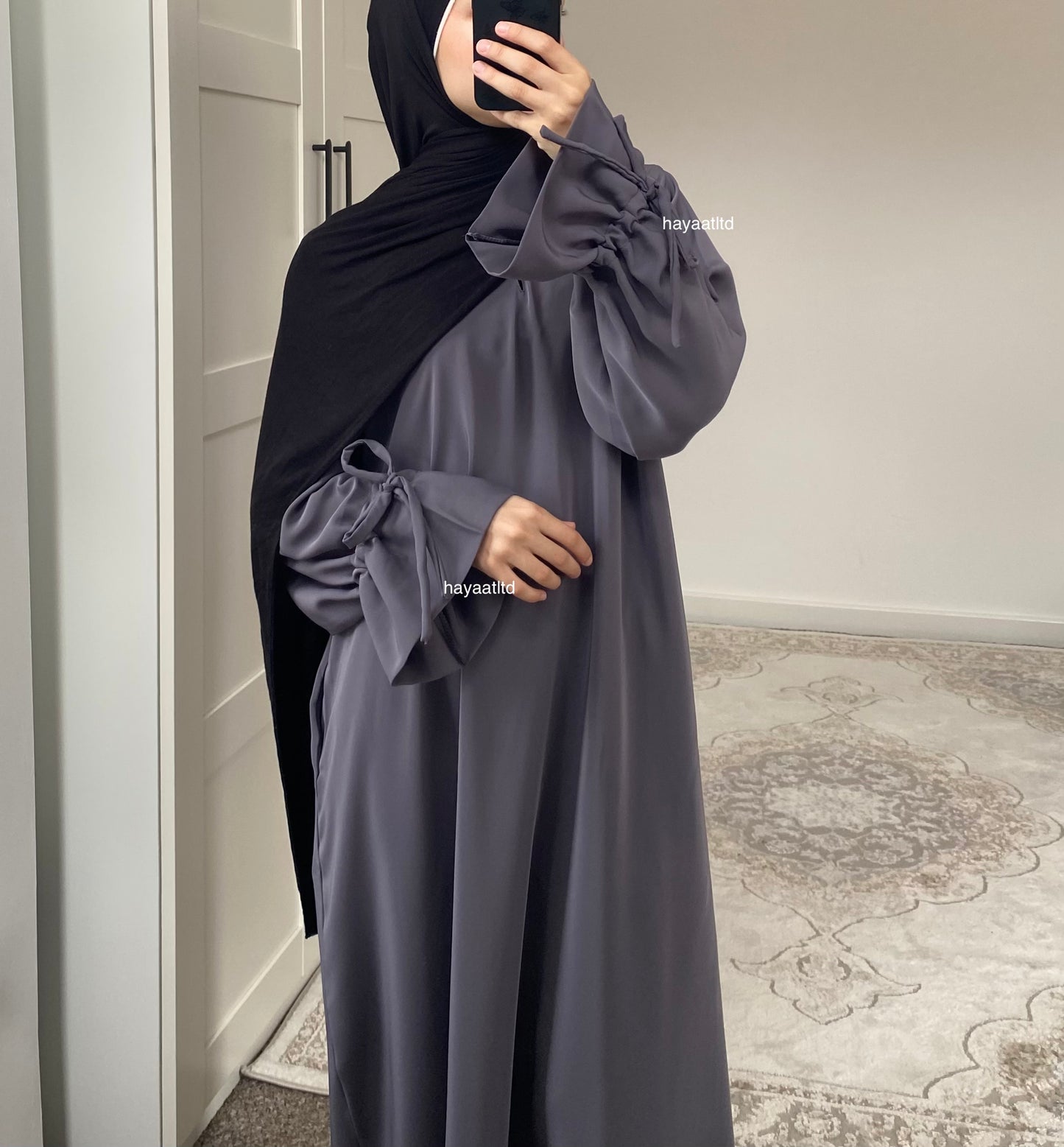 'REYYAN ABAYA'