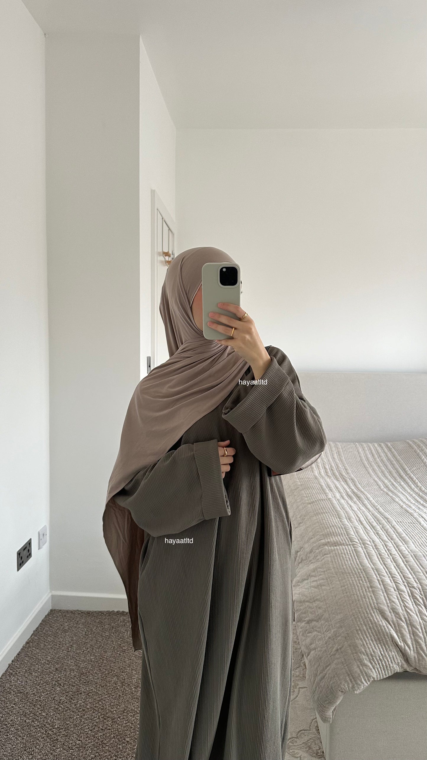 'CLOSED RIBBED ABAYA'