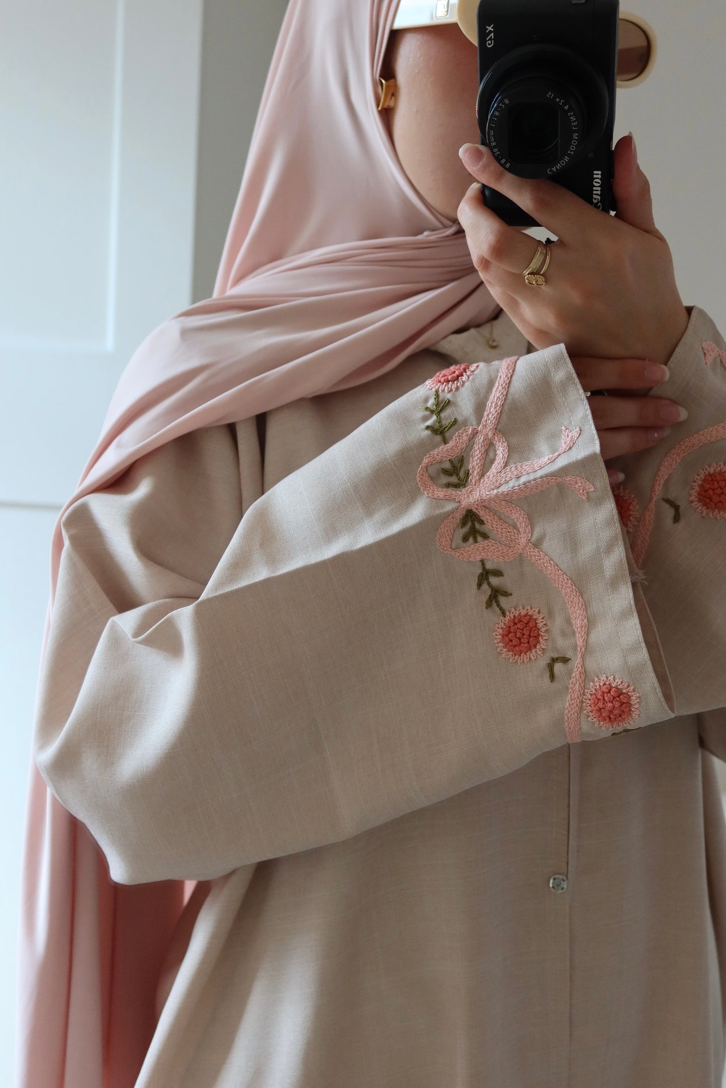 'HANAA ABAYA'