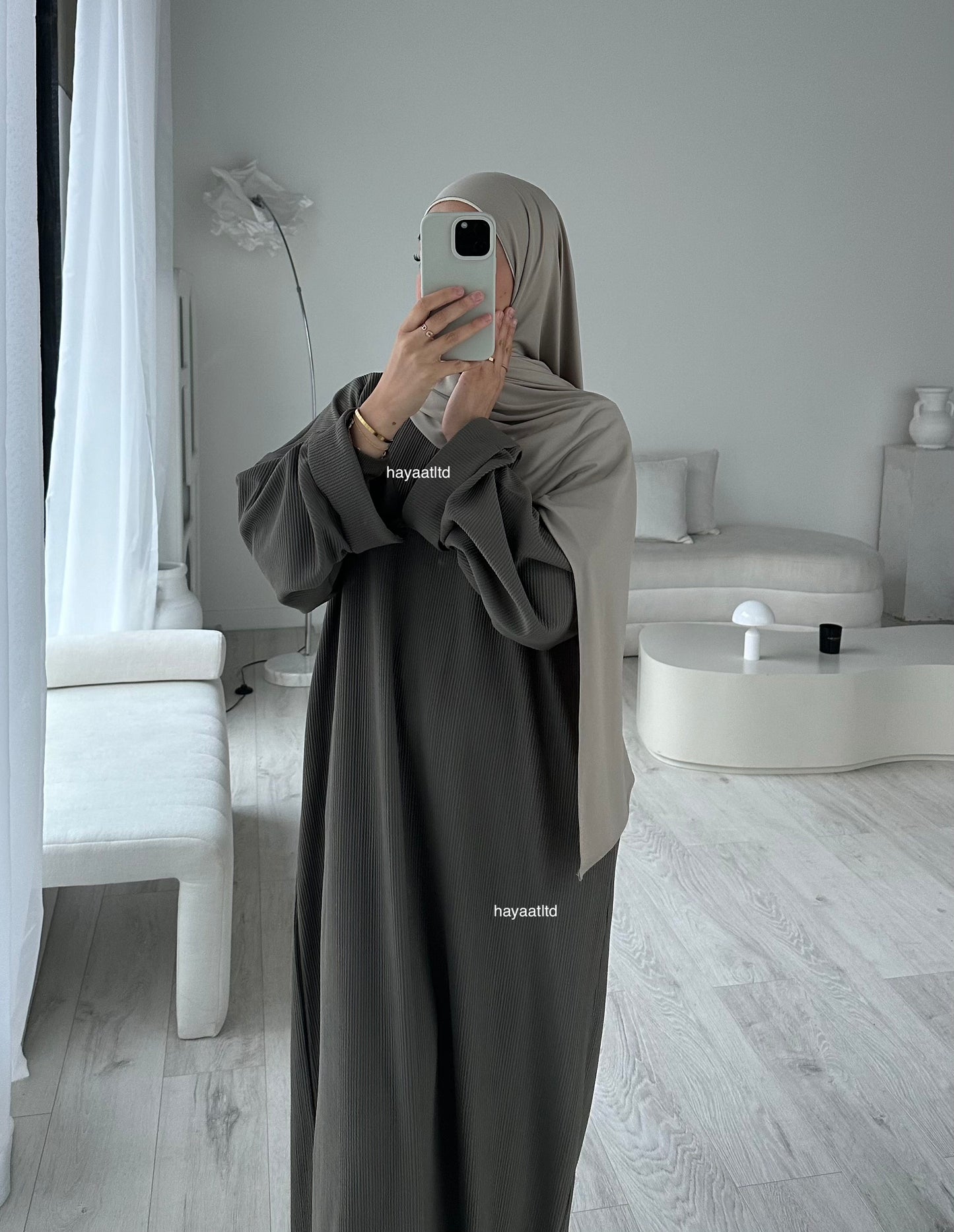 'CLOSED RIBBED ABAYA'