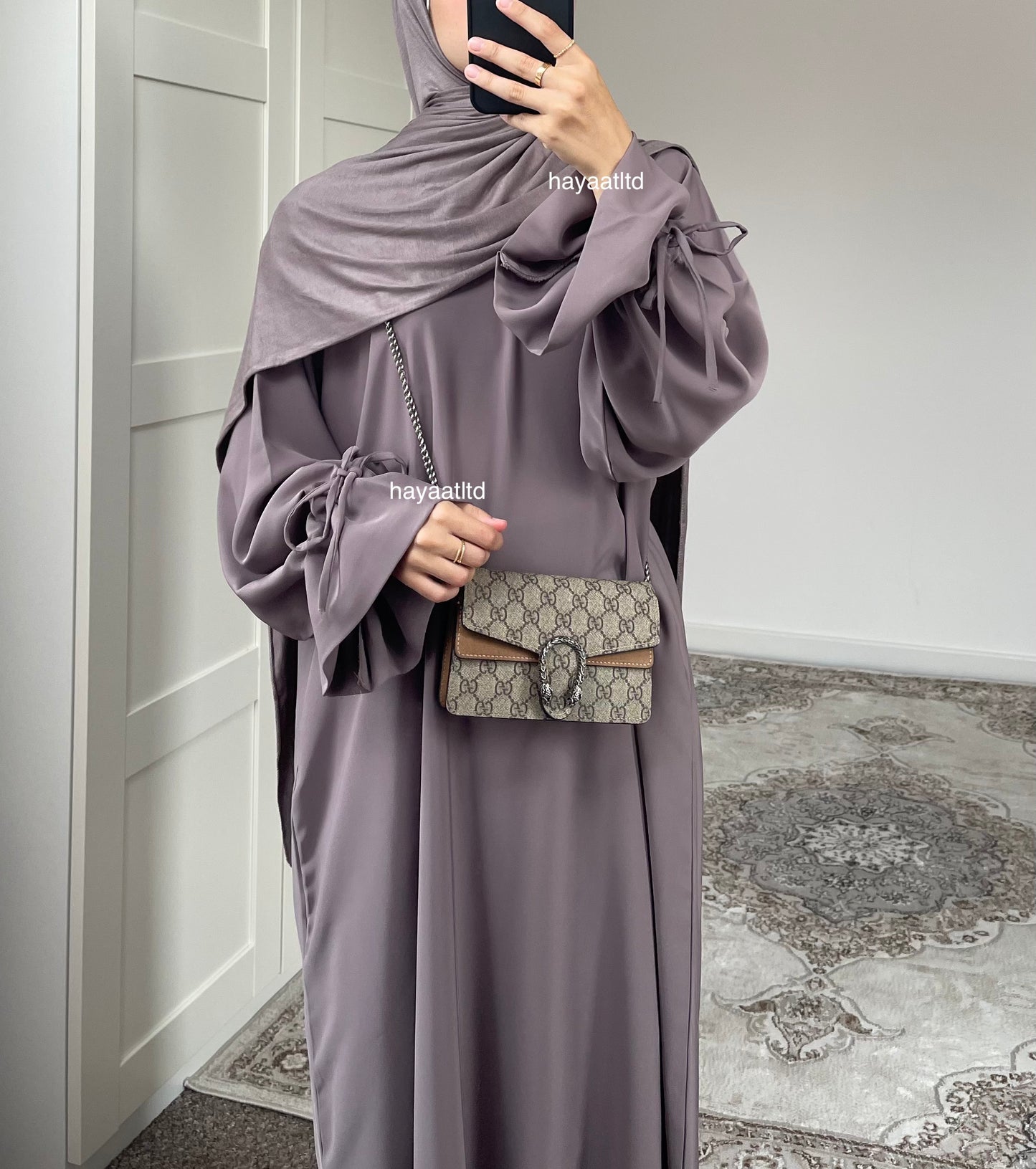 'REYYAN ABAYA'