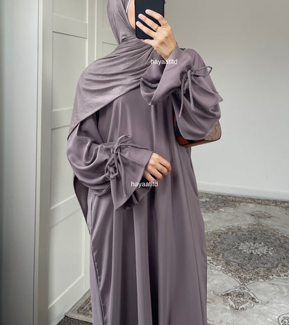 'REYYAN ABAYA'