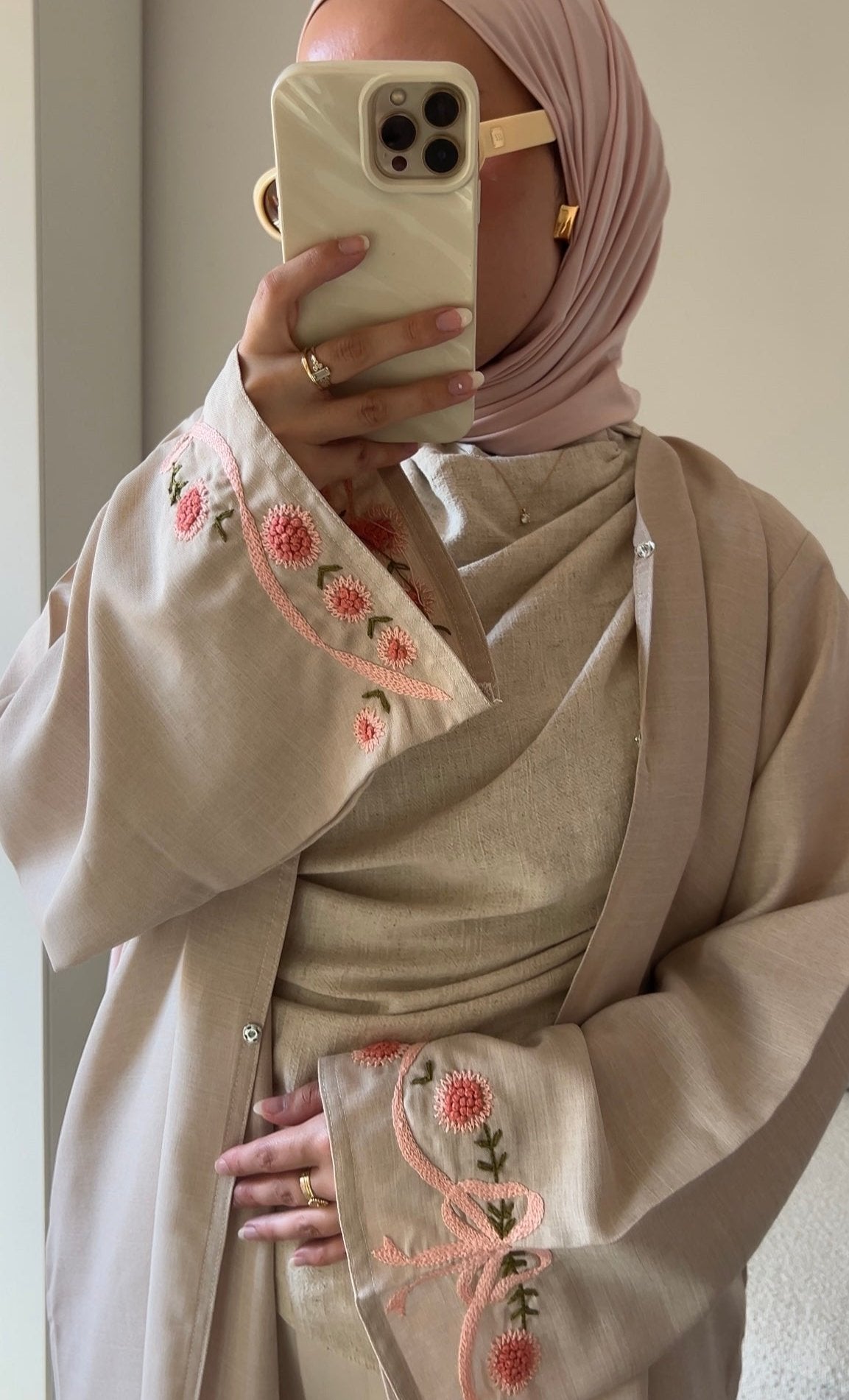 'HANAA ABAYA'