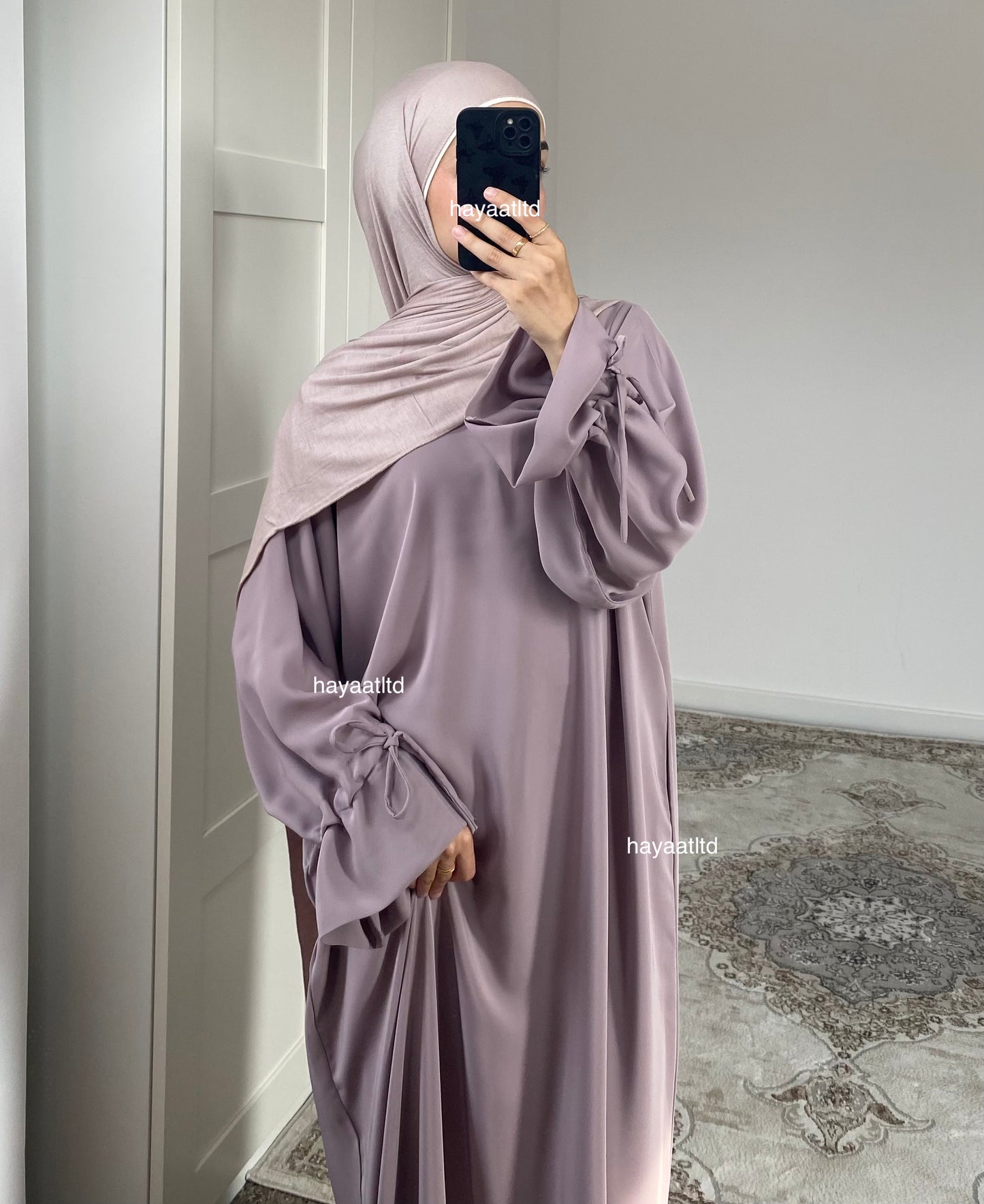 'REYYAN ABAYA'